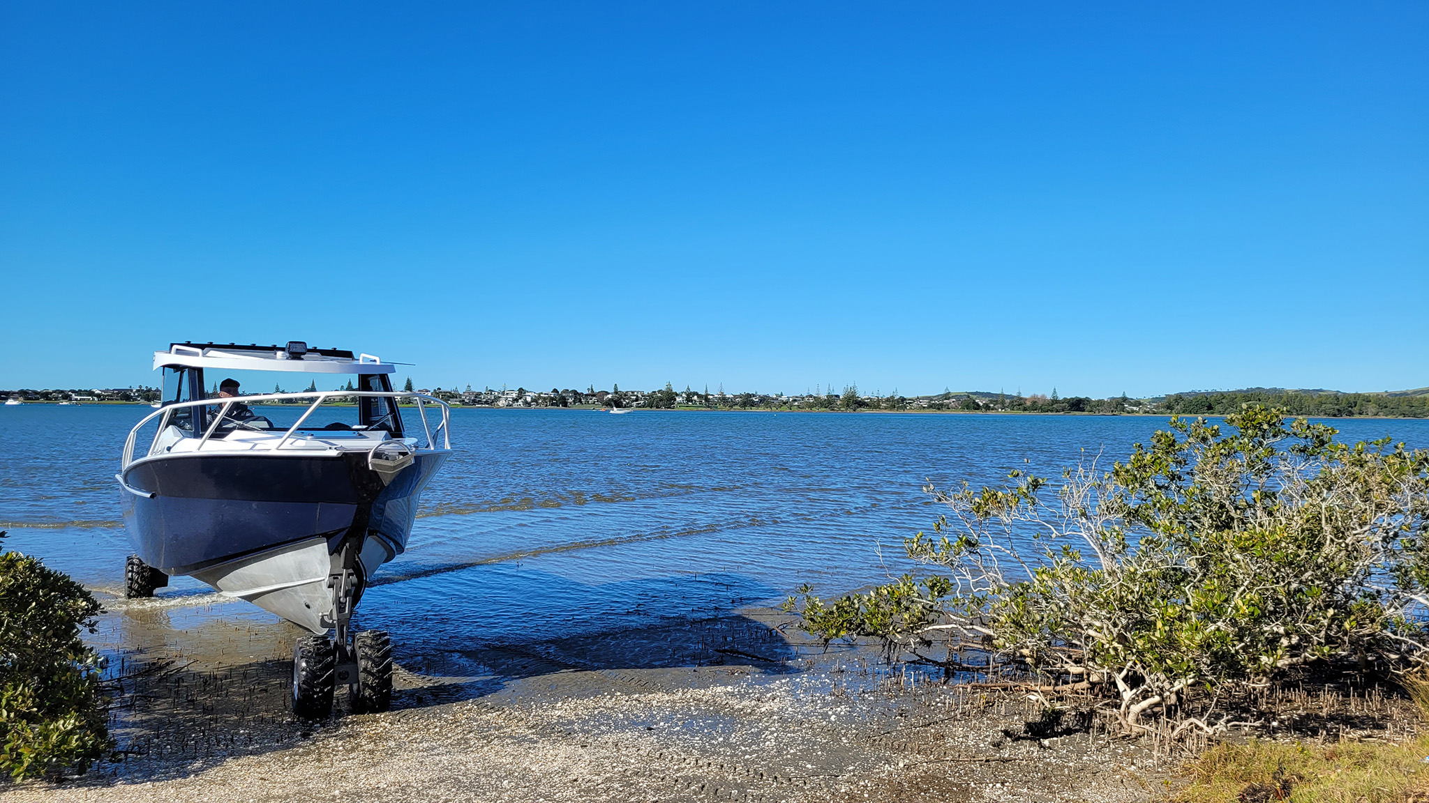 900C Amphibious Boat driving on sand