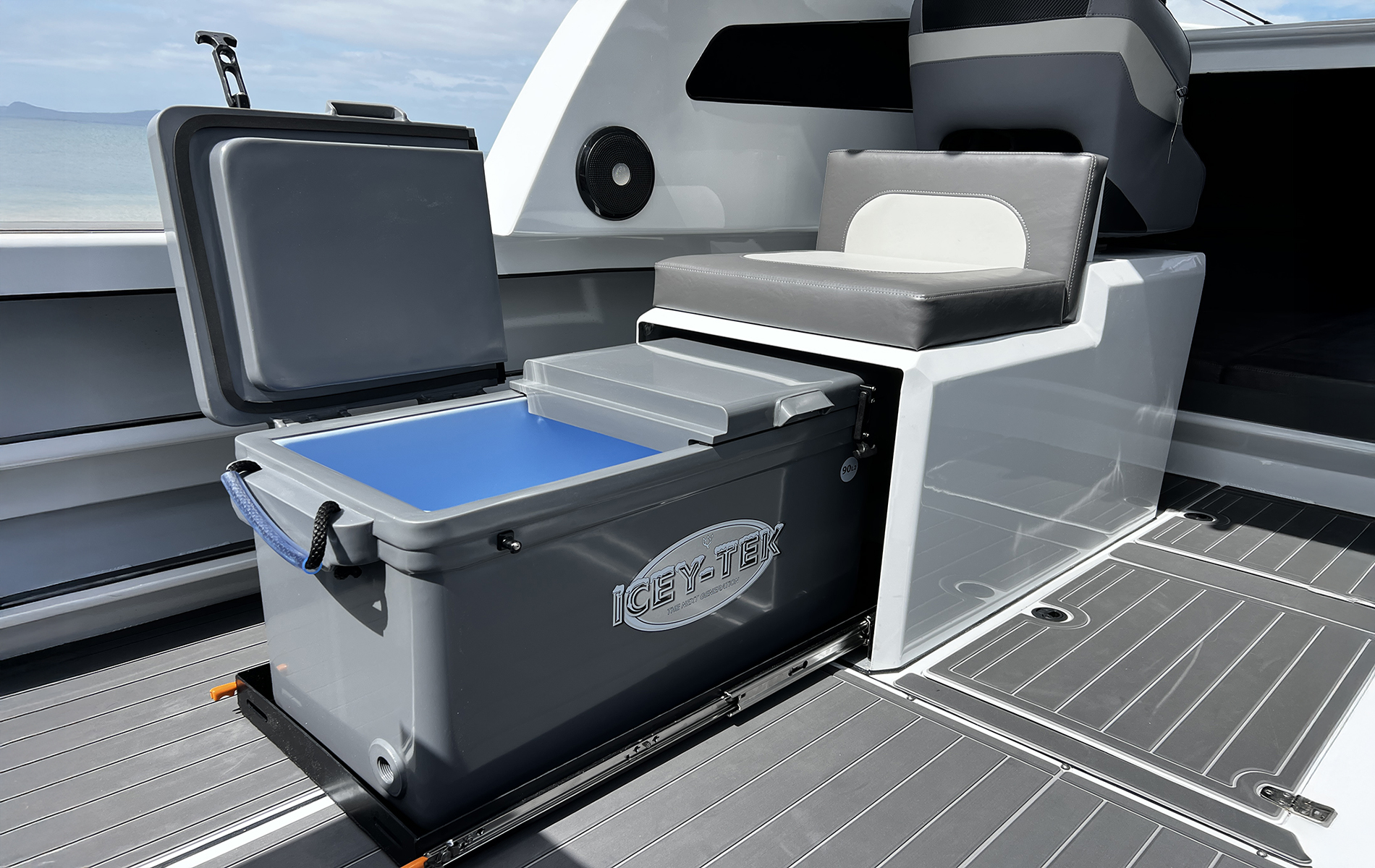 900C Chilly Bin Seat with Slider