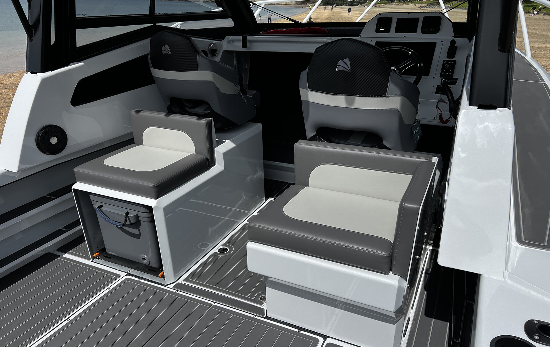 900C Seating